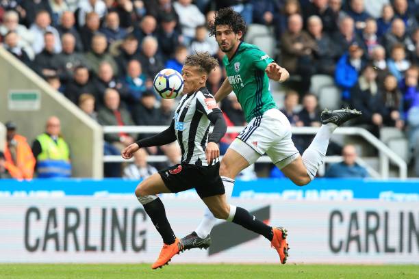 因此不願輕 因此不願輕